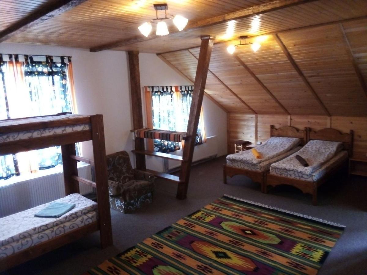 Guest House Mansarda Yaremche Eksteriør billede