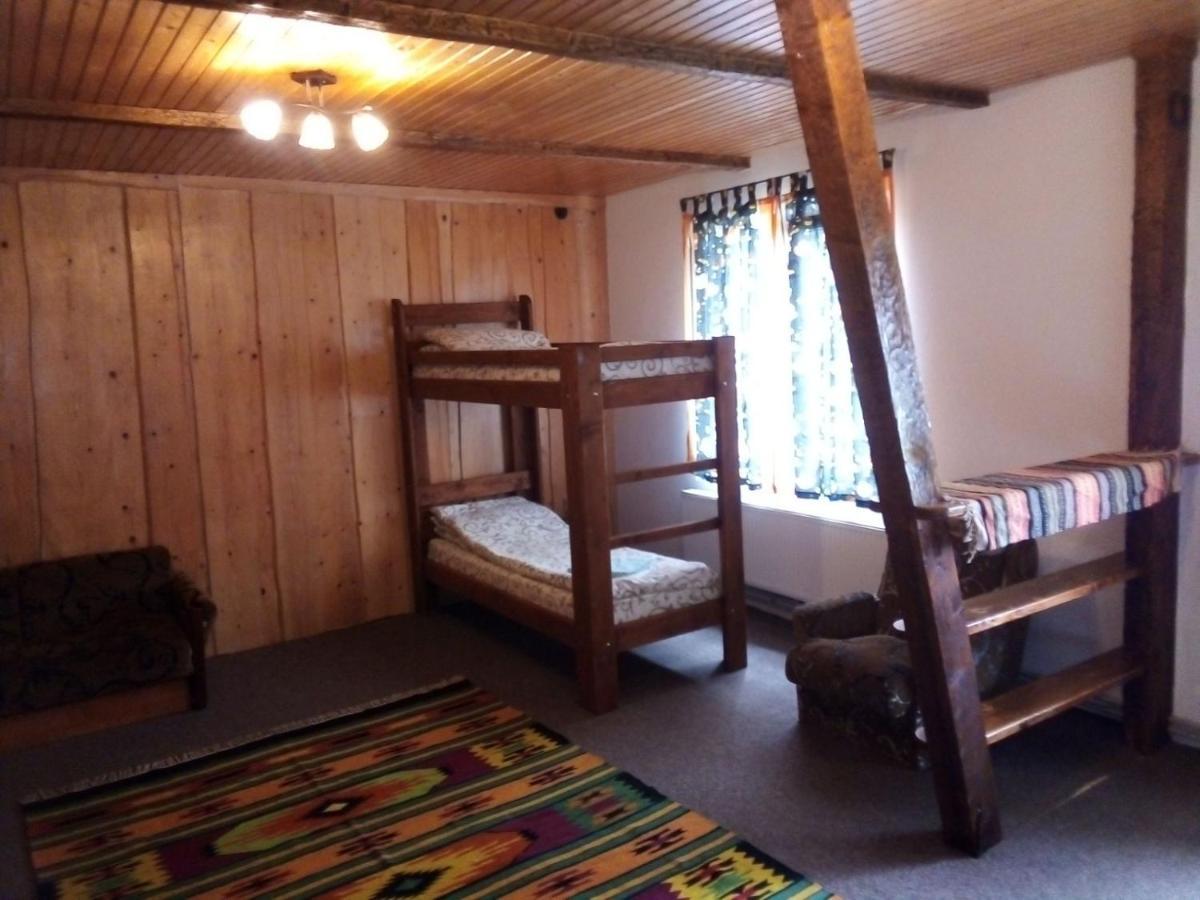 Guest House Mansarda Yaremche Eksteriør billede