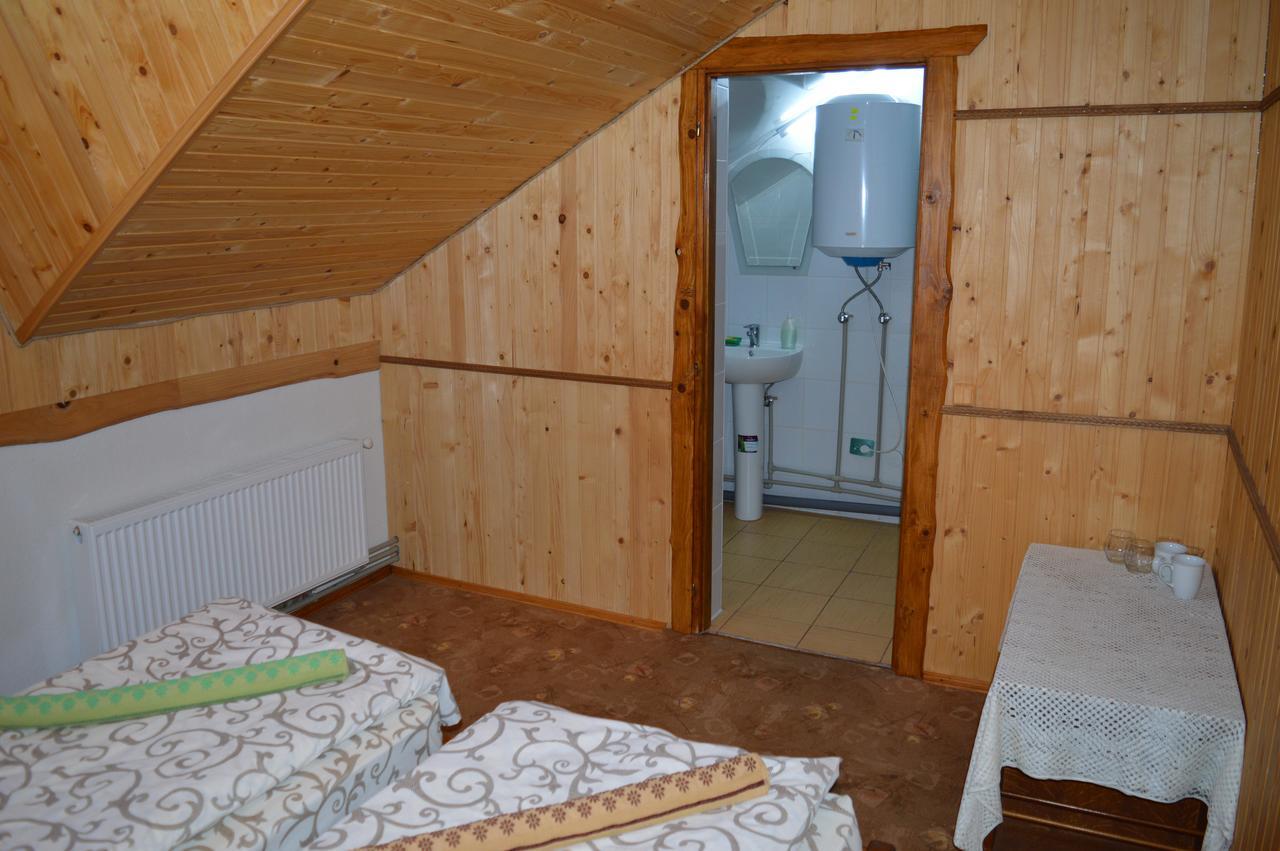 Guest House Mansarda Yaremche Eksteriør billede