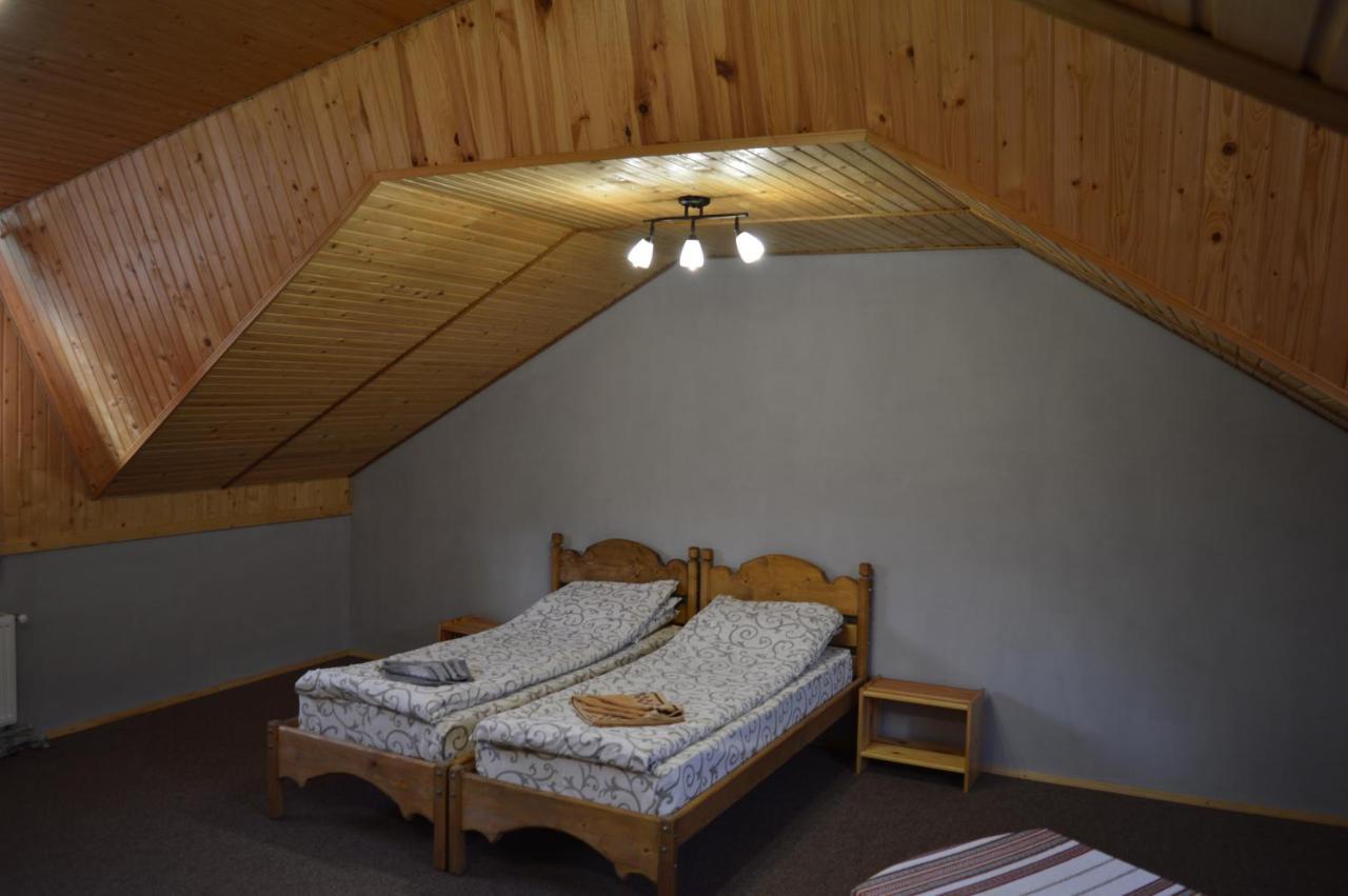 Guest House Mansarda Yaremche Eksteriør billede