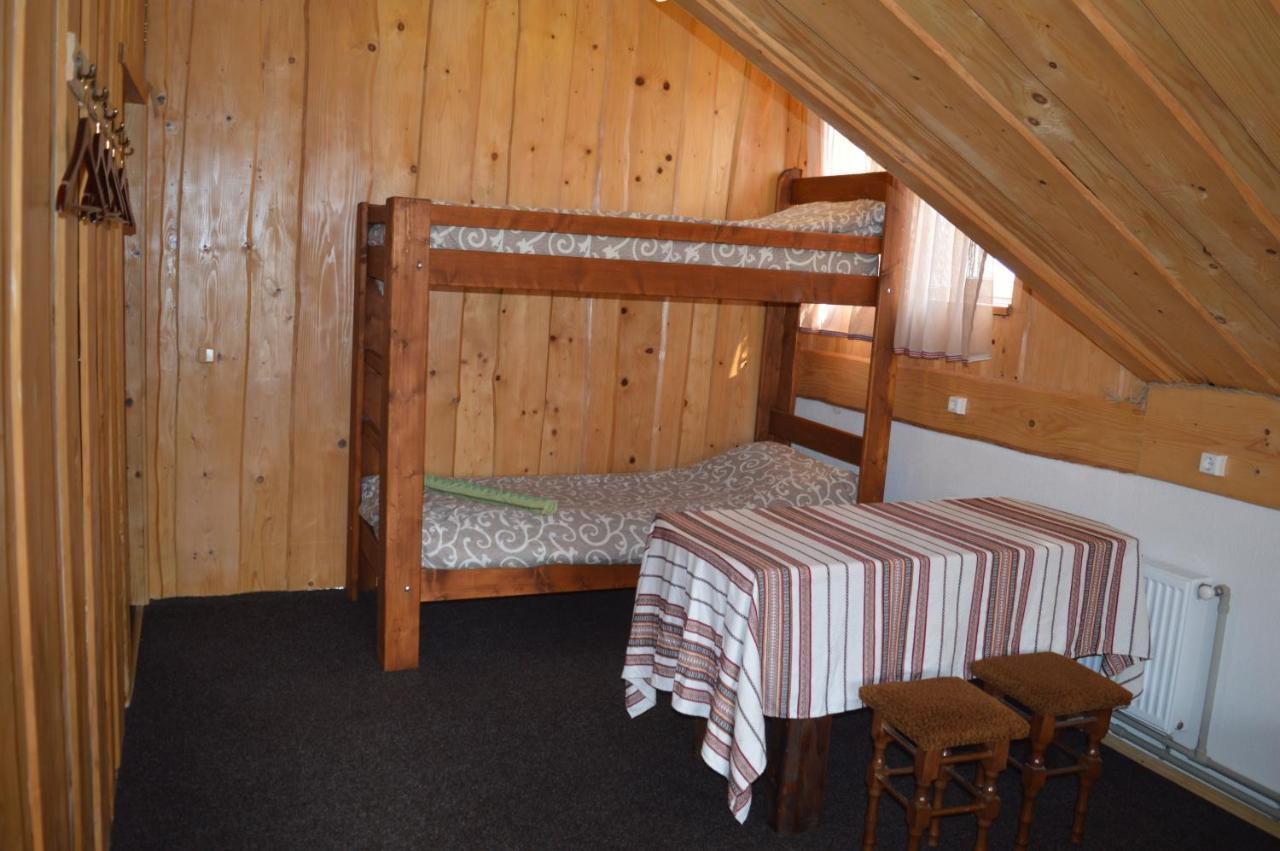 Guest House Mansarda Yaremche Eksteriør billede